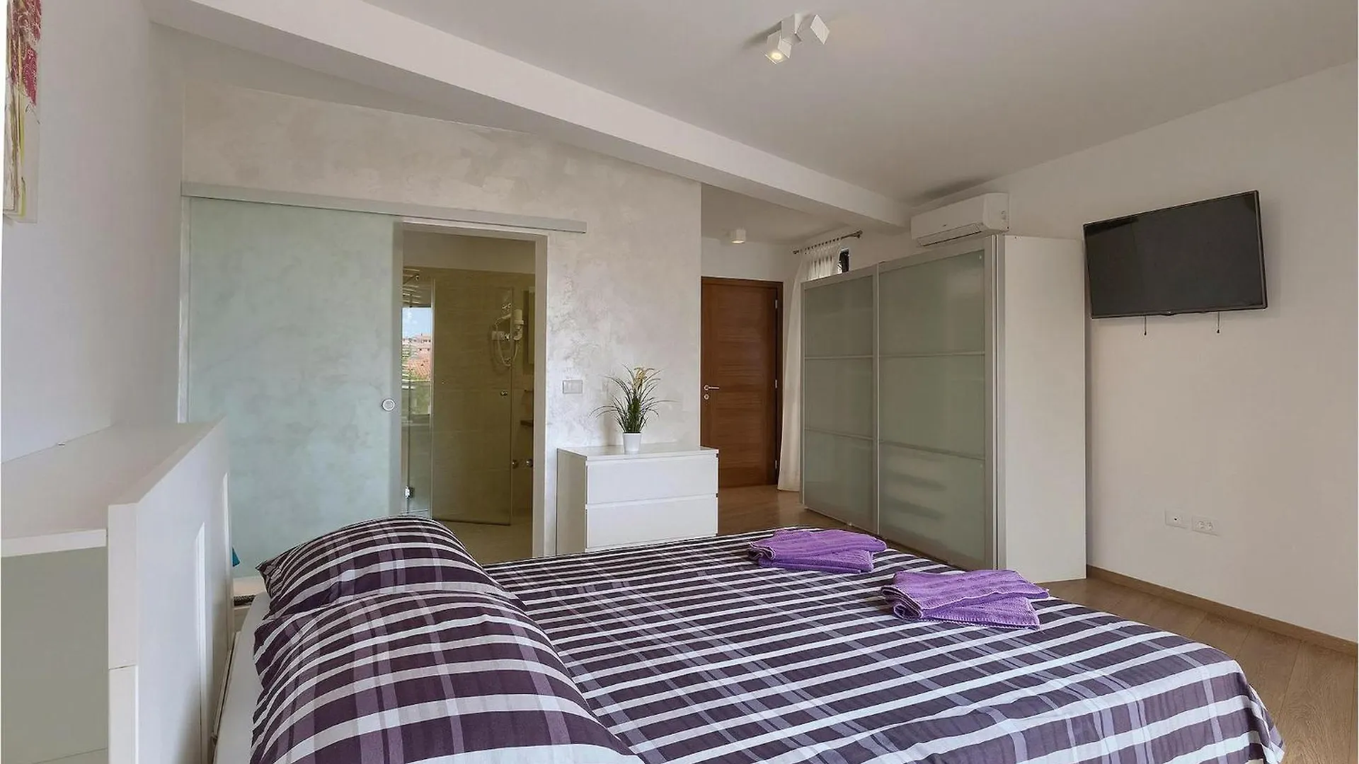 Villa Valsabion Pula 0*,